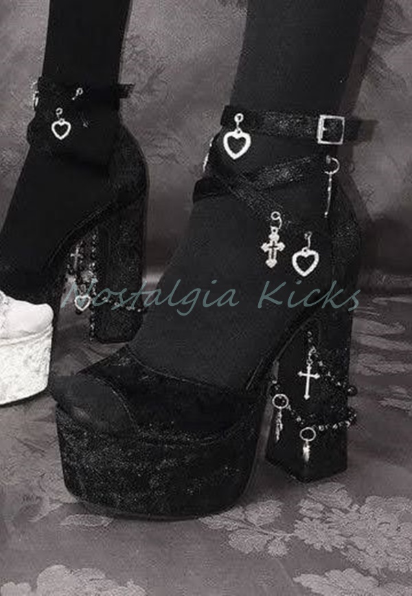 Gothic Black Velvet Platform H - Sandal Strappy Heeled recensione e prezzo