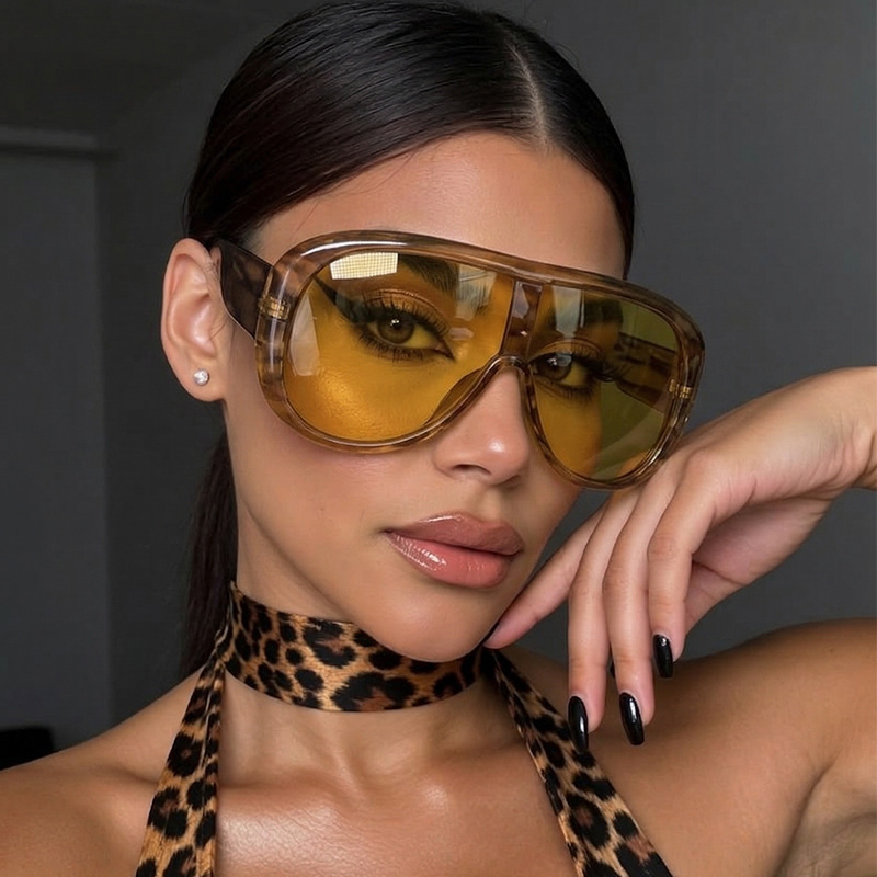 Oversized One Piece Large Fram - Sunglasses Cat Eye recensione e prezzo